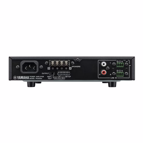 Panel posterior del Yamaha PA2030a con selectores de impedancia y puertos Euroblock