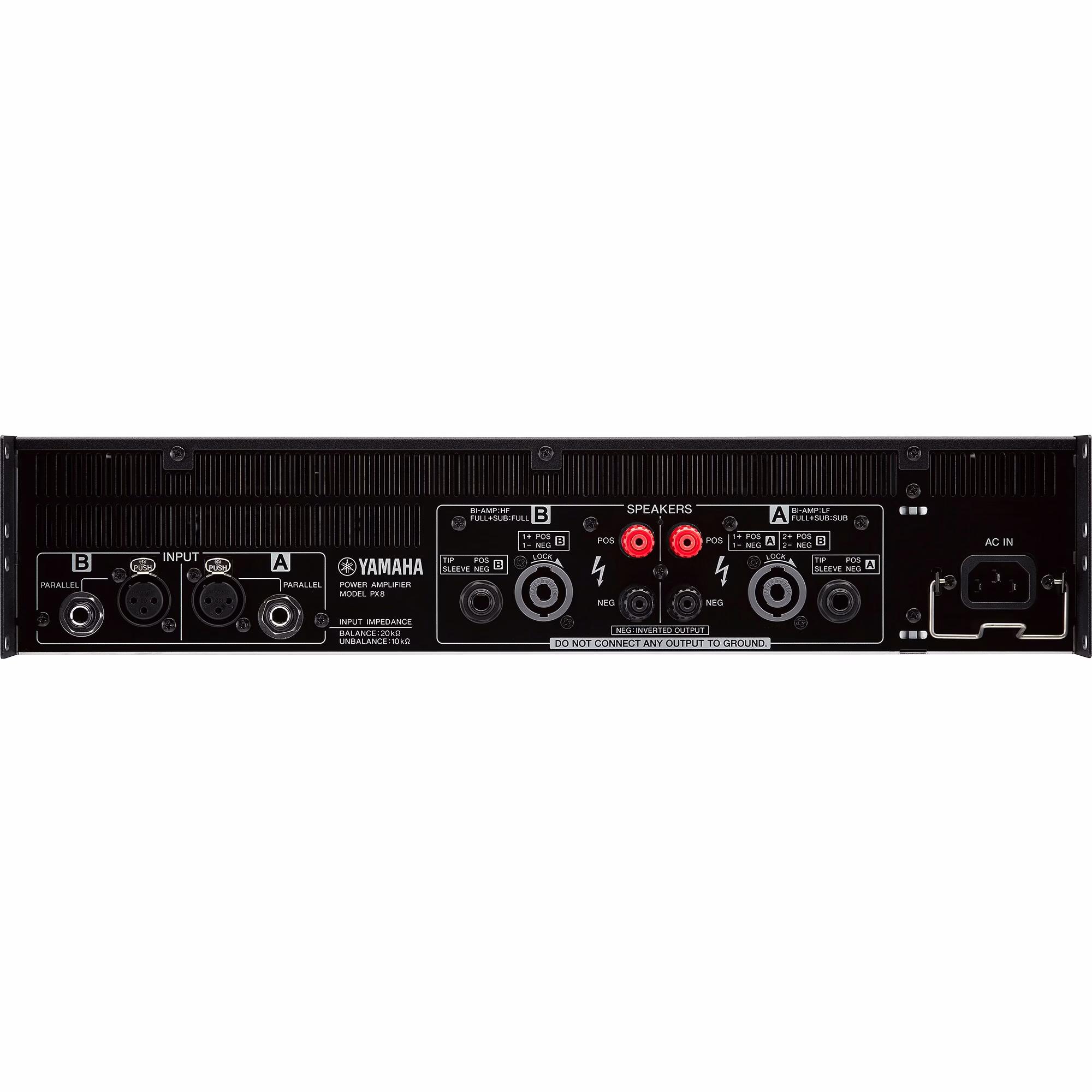Panel de conexiones del Yamaha PX8 con opciones SpeakON y XLR profesionales